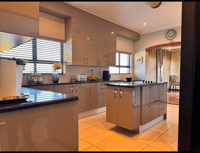 3 BEDROOM HOUSE FOR SALE IN RANGEVIEW EXT 4